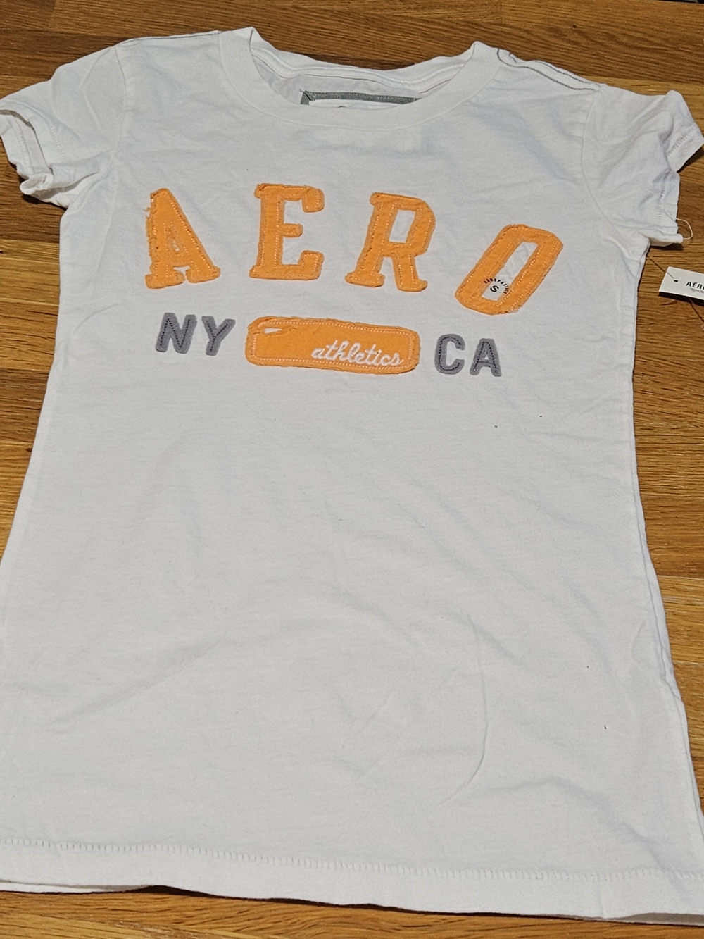 Aeropostale White T-Shirt with Orange Appliqué Logo Size Small